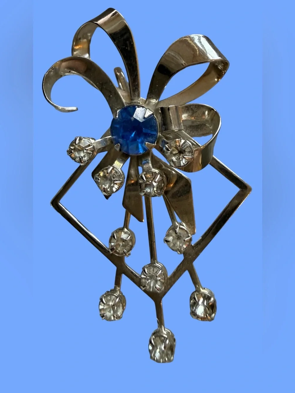 Vintage-Inspired Silver Tone Jewelry Set with Blue Crystals